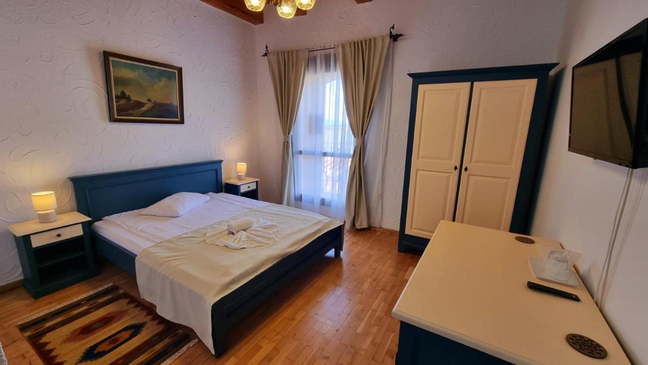 Hanul Moara Cu Noroc Ineu  Exterior foto