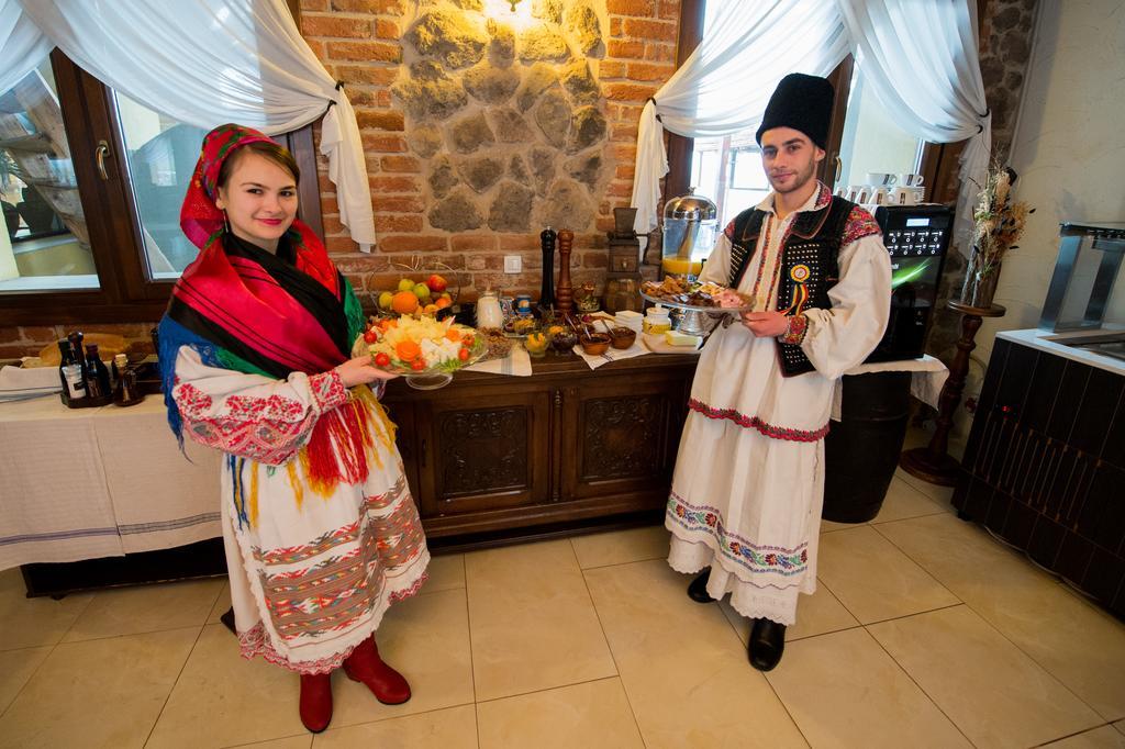 Hanul Moara Cu Noroc Ineu  Exterior foto